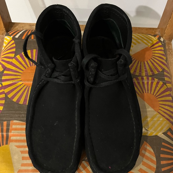 Clarks Men's Wallabee - Black Suede size 10.5 - Picture 2 of 5